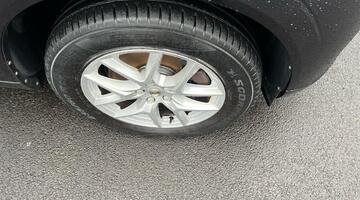 2017 Volvo 2.0 D4 Momentum Auto Euro 6 5-door (Black) - Image: 20