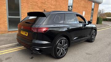 2025 Volkswagen 3.0 TDI V6 Black Edition Tiptronic 4Motion Euro 6 5-door (Black) - Image: 14