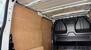 2025 Volkswagen 2.0 TDI T28 Commerce Plus FWD SWB Euro 6 5-door (White) - Image: 15