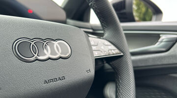 2025 Audi 2.0 TDI Launch Edition Plus S Tronic quattro Euro 6 5-door (Black) - Image: 39