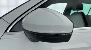 2022 Volkswagen 2.0 TDI R-Line DSG Euro 6 5-door (White) - Image: 37