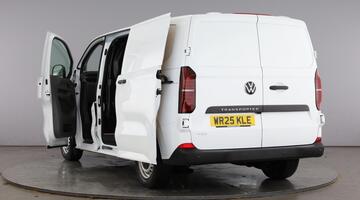 2025 Volkswagen 2.0 TDI T28 Commerce Plus FWD SWB Euro 6 5-door (White) - Image: 11