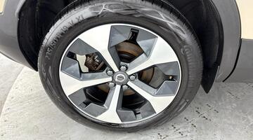 2025 Volvo 2.0 B3 MHEV Plus DCT Auto Euro 6 5-door (Brown) - Image: 32