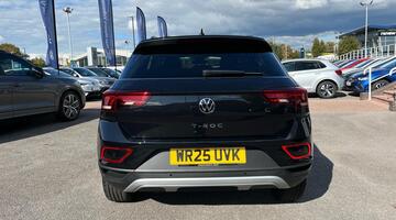 2025 Volkswagen TSI Match DSG Euro 6 5-door (Black) - Image: 9