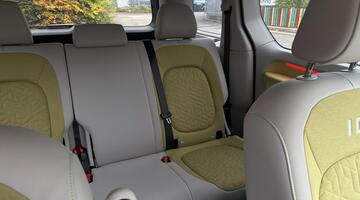 2024 Volkswagen Pro 77kWh Life Auto 5-door (Multicolour) - Image: 40