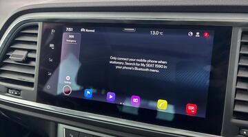 2022 SEAT 2.0 TDI FR Sport Euro 6 5-door (Black) - Image: 17