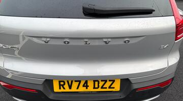 2024 Volvo 2.0 B4 MHEV Ultra Bright DCT Auto Euro 6 5-door (Silver) - Image: 18