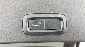 2021 Volvo 2.0 B4 MHEV Inscription Auto Euro 6 5-door (Grey) - Image: 17