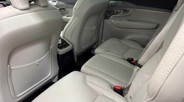 2024 Volvo 2.0h T8 18.8kWh Ultra Dark Auto 4WD Euro 6 5-door (Blue) - Image: 13