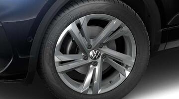 2025 Volkswagen TSI R-Line DSG Euro 6 5-door (Black) - Image: 48