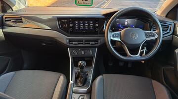 2023 Volkswagen 1.0 TSI Life Euro 6 5-door (Red) - Image: 8