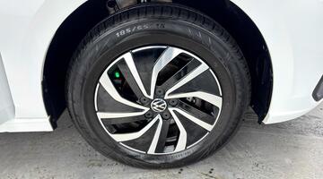 2022 Volkswagen 1.0 TSI Life Euro 6 5-door (White) - Image: 5