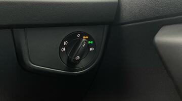 2025 Volkswagen 1.0 TSI Black Edition Euro 6 5-door (Black) - Image: 21