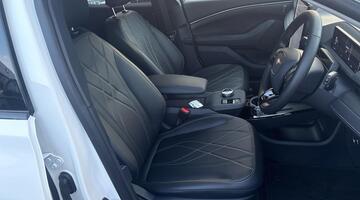 2026 Ford Standard Range 72kWh Select 5-door (White) - Image: 34