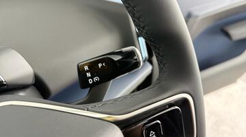 2025 Volvo Single Motor Extended Range 69kWh Plus Auto 5-door (Black) - Image: 19