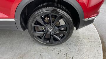 2023 Volkswagen TSI Style DSG Euro 6 5-door (Red) - Image: 31