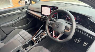 2025 Volkswagen 2.0 TSI GTI DSG Euro 6 5-door (White) - Image: 6