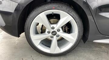 2022 Audi TFSI 35 S line Sportback Euro 6 5-door (Black) - Image: 22