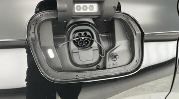 2025 Volkswagen Pro S 86kWh Match Plus Tourer Auto 5-door (Black) - Image: 29