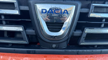 2022 Dacia TCe Prestige Euro 6 5-door (Orange) - Image: 24