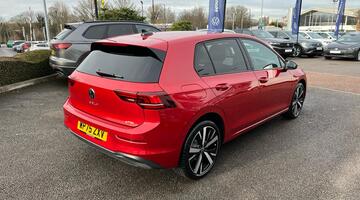 2025 Volkswagen ETSI MHEV Match DSG Euro 6 5-door (Red) - Image: 38