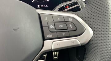 2025 Volkswagen 2.0 TSI R-Line DSG Euro 6 5-door (Black) - Image: 7