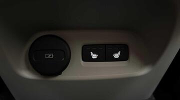 2025 Volvo 2.0 B4 MHEV Ultra Bright DCT Auto Euro 6 5-door (Black) - Image: 17