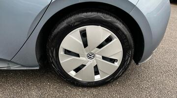 2020 Volkswagen Pro Performance 58kWh Family Auto 5-door (Blue) - Image: 28