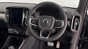 2022 Volvo T3 R-Design Auto Euro 6 5-door (Black) - Image: 10