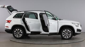 2022 Škoda TSI ACT SE Drive Euro 6 5-door (7 Seat) (White) - Image: 10