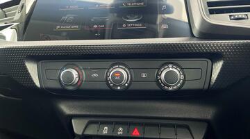 2022 Audi 1.0 TFSI 25 Technik Sportback Euro 6 5-door (White) - Image: 7