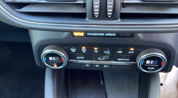 2020 Ford EcoBoost Titanium First Edition Euro 6 5-door (White) - Image: 36