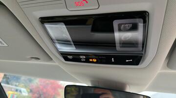 2024 Volkswagen Pro 77kWh Life Auto 5-door (Multicolour) - Image: 39