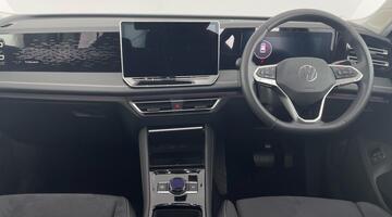 2025 Volkswagen TSI eHybrid 19.7kWh Elegance DSG Euro 6 5-door (Black) - Image: 8