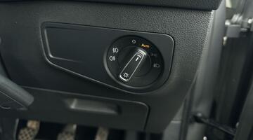 2020 Volkswagen 2.0 TDI Match 4Motion Euro 6 5-door (Grey) - Image: 35