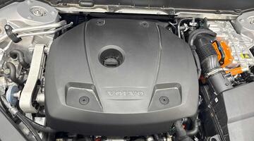 2025 Volvo 2.0 T8 18.8kWh Ultra Dark Auto 4WD Euro 6 5-door (Silver) - Image: 15