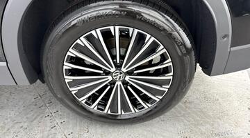 2025 Volkswagen 2.0 TDI Match DSG Euro 6 5-door (Black) - Image: 40