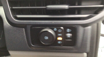 2025 Ford 2.0 320 EcoBlue Trend Crew Van LH1 Euro 6 5-door (White) - Image: 16