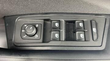 2023 Volkswagen TSI Life Euro 6 5-door (Red) - Image: 19