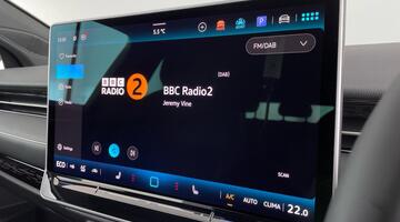 2025 Volkswagen Pro 77kWh Match Tourer Auto 5-door (White) - Image: 1