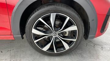 2022 Volkswagen 1.0 TSI R-Line Euro 6 5-door (Red) - Image: 5
