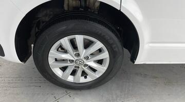 2024 Volkswagen 2.0 TDI T30 Highline Kombi DSG FWD SWB Euro 6 5-door (White) - Image: 31