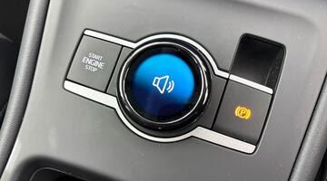 2025 Volkswagen ETSI MHEV Life DSG Euro 6 5-door (Red) - Image: 7