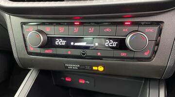 2025 SEAT 1.0 TSI FR Black Edition Euro 6 5-door (Multicolour) - Image: 14