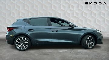 2025 SEAT ETSI MHEV FR Sport DSG Euro 6 5-door (Grey) - Image: 4