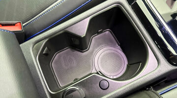 2025 Volkswagen 2.0 TSI R DSG 4Motion Euro 6 5-door (Black) - Image: 21