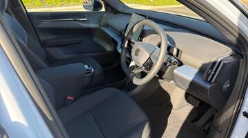 2025 Volvo Twin Performance 69kWh Ultra Auto 5-door (Blue) - Image: 6