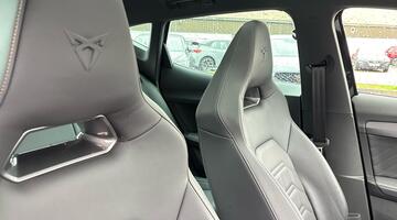 2025 CUPRA 2.0 TSI VZDSG 4-doorive Euro 6 5dr (Black) - Image: 34