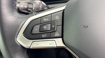 2025 Volkswagen ETSI MHEV Life DSG Euro 6 5-door (Red) - Image: 21