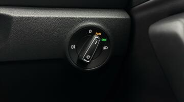 2025 Volkswagen 2.0 TDI R-Line DSG Euro 6 5-door (Black) - Image: 21